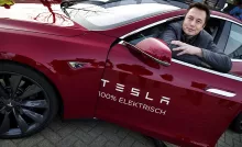 tesla nel mondo delle assicurazioni